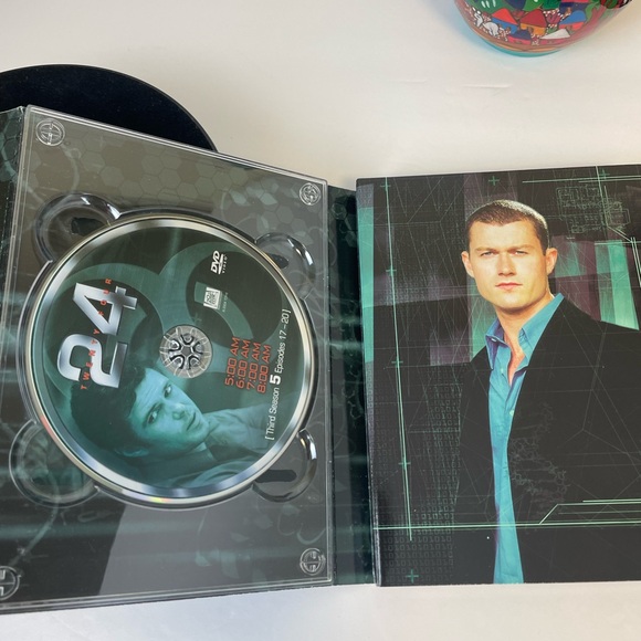 24 Complete Third Season DVD set - Picture 4 of 6